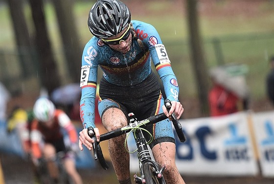O erstvý superskandál se postarala belgická cyklokrosaka Femke van den Driesscheová.