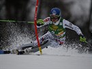 Slovenská lyaka Veronika Velez-Zuzulová na trati slalomu v Mariboru.