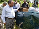 Na místo, kam vrtulník dopadl, pijel i tanzanský ministr pírodních zdroj...