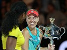 Angelique Kerberová drí trofej pro vítzku dvouhry na Australian Open, Serena...