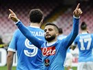 Lorenzo Insigne slaví gól Neapole proti Empoli.