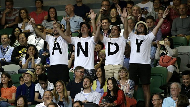 Fanouci Andyho Murrayho halasn povzbuzuj ve finle Australian Open.