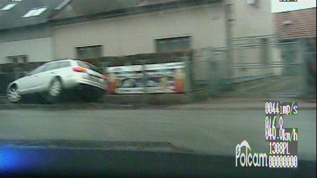 Zfetovaný řidič z Polska ujížděl policii