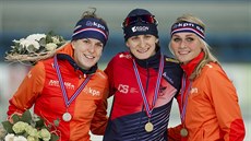 Martina Sáblíková (uprosted) coby vítzka závodu SP ve Stavangeru na 3 000...