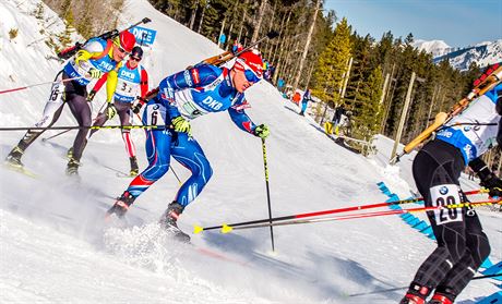 Michal Krm v divokm sjezdu v zvodu smench dvojic v Canmore.