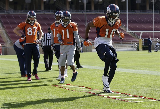 BUDE TO BOJ. Na finále Super Bowlu se chystají hrái Denver Broncos. Vepedu je...