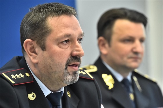 Ředitel služby cizinecké policie Milan Majer a policejní prezident Tomáš Tuhý...