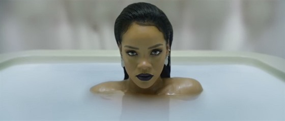 Rihanna na obalu desky Anti