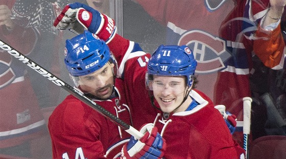 Tomá Plekanec (vlevo) a Brendan Gallagher slaví gól Montrealu.