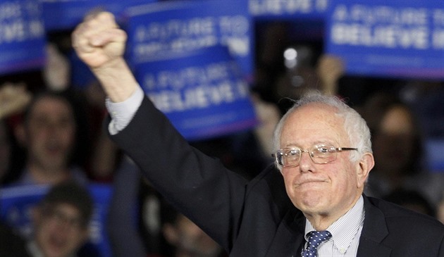 Kandidát demokratů Bernie Sanders na mítinku v Iowě (2. února 2016).