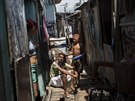 Jeden ze slum v brazilském mst Raclife. Virus se íí v celém stát. (2....