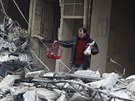 Následky bombardování v syrském Aleppu (4. února 2016)