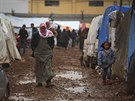 K syrsko-tureckému hraninímu pechodu Bab al-Salam dorazily tisíce Syan,...