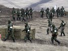 Manévry ozbrojených jednotek samozvané Luhanské lidové republiky na východ...