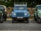 Slavnostní jízda model Land Rover po ostrov Islay ve Skotsku, kde jméno této...