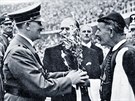 V roce 1936 byl Spyridon Luis na hrách v Berlíně čestným členem a vlajkonošem...