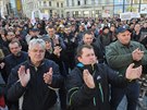 Zhruba 500 lidí se selo na námstí Svobody v Brn na demonstraci proti islámu.