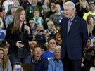 Bill Clinton s dcerou se zúastnili volebního mítinku jeho manelky v Iow (1....