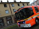 N�sledky po��ru v byt� v dvoupodla�n�m dom� v D�lnick� ulici v Ostrav�-Porub�.