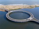 Unikátní kruhový most pes lagunu Garzon na jiním pobeí Uruguaye láká nejen...