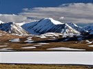 Jedno z mnoha jezer na náhorní planin ve výce 3800 metr