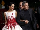 George Clooney a jeho manelka Amal na premiée filmu Ave Caesar! (Los Angeles,...