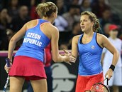 DOBR M. Karolna Plkov a Barbora Strcov v deblovm utkn Fed Cupu v...