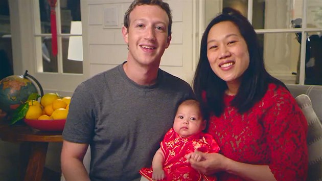 Mark Zuckerberg s manelkou a dcerou.