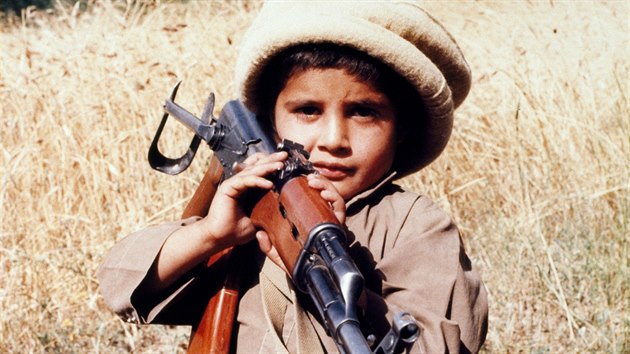 Dětští vojáci slouží na všech stranách konfliktu v Afghánistánu.