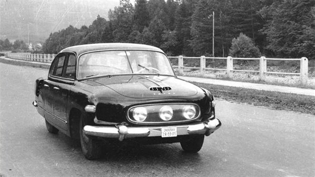 Tatra 603 p�i zku�ebn� j�zd�.