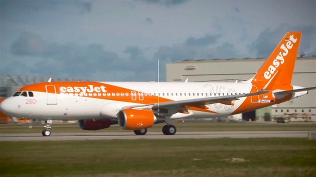 EasyJet otestuje první hybridní letadlo na světě, chce uspořit na palivu -  iDNES.cz