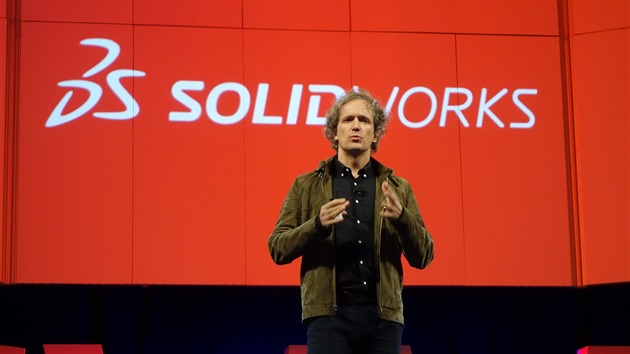 Yves Bhar na konferenci Solidworks World 2016 v  Dallasu.