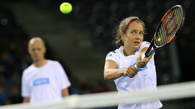 Barbora Strcov pod dohledem Petra Ply trnuje na vkendov duel s Rumunskem.