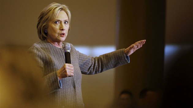 Hillary Clintonová během volebního mítinku v Iowě (1. února 2016).