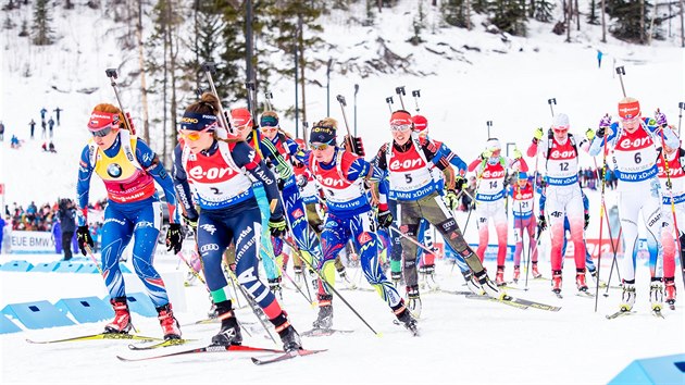 Momentka ze závodu s hromadným startem v Conmore