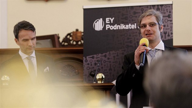 U mikrofonu zstupce editele Jihomoravskho inovanho centra Radim Kocourek.