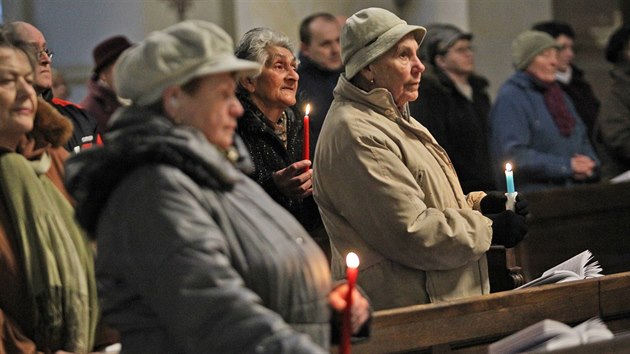 Lid pili na me se svkami. Slavil se svtek Uveden pn do chrmu lidov nazvan Hromnice.