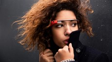 Brýle Google Glass patí mezi vychytávky, ve které firma vkládá velké nadje;...