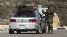 Izraelská armáda omezila vjezd a výjezd z palestinského msta Ramalláh (1....