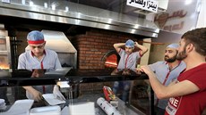 Syrská restaurace Shawermat Anas v Chartúmu (28. ledna 2016).