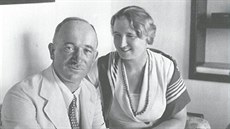 Edvard Bene s Hanou Beneovou v Sezimov Ústí, 1933 (z knihy eskosloventí...