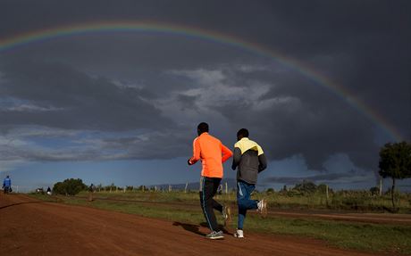 Ketí atleti na ilustraním snímku ze soustední v Nairobi z loského roku.
