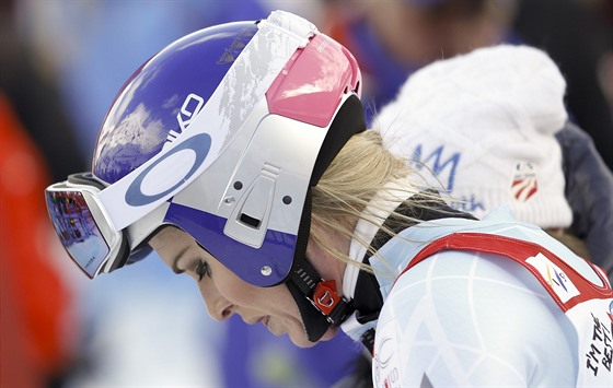 Nespokojená Lindsey Vonnová po pádu ve sjezdu v italském La Thuile.