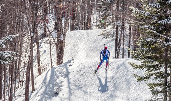 SÁM UPROSTED LES. Michal lesingr na trati sprintu v americkém Presque Isle.