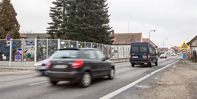 Obchvat Češnovic a Dasného má i odpůrce, místní se obávají možných záplav