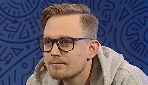 Nervy Rapper VIDEO: Roztřískané ovladače, totální nervy. Rapper Paulie Garand o ...