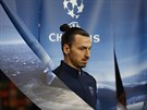 PAN HVZDA. Zlatan Ibrahimovic ped zápasem Paris Saint-Germain - Chelsea.