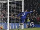 Fotbalista Chelsea Pedro oslavuje svou druhou branku v zápase, kterou pidal do...