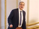 Pedseda TOP 09 Miroslav Kalousek poslouchá projev ministra financí Babie k...