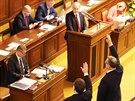 Zbynk Stanjura (ODS) a Miroslav Kalousek hlasují proti zákonu o elektronické...